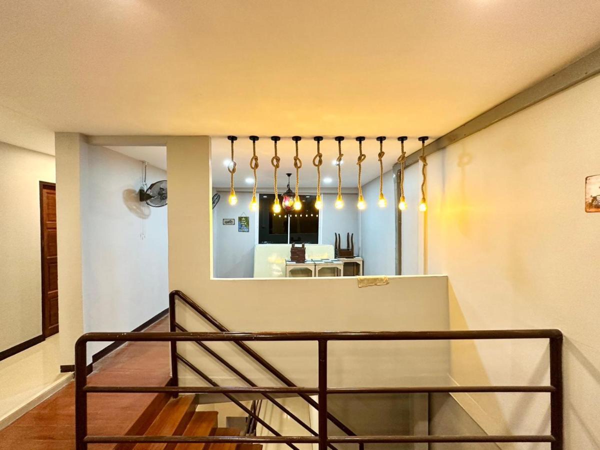 Baan At Khaosan Hostel バンコク都 エクステリア 写真