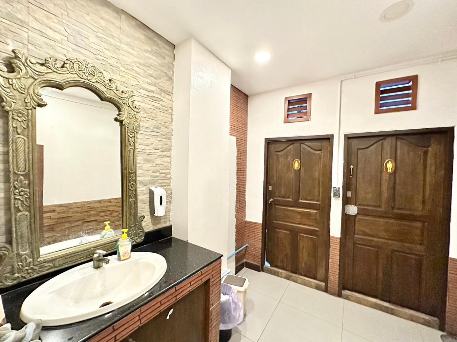 Baan At Khaosan Hostel バンコク都 エクステリア 写真